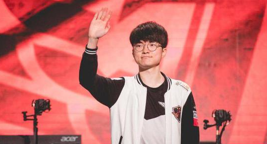 史上首位男 史上首位男